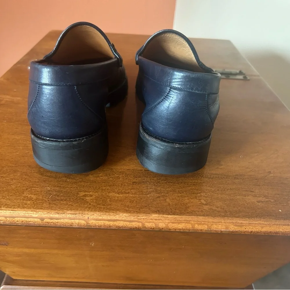 GUCCI men’s navy blue Horsebit leather loafers